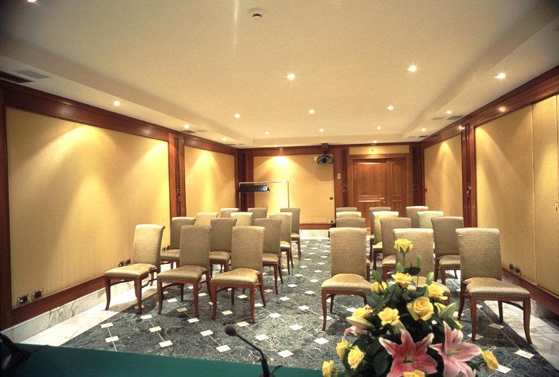 Hotel Villa Morgagni Рим Зручності фото