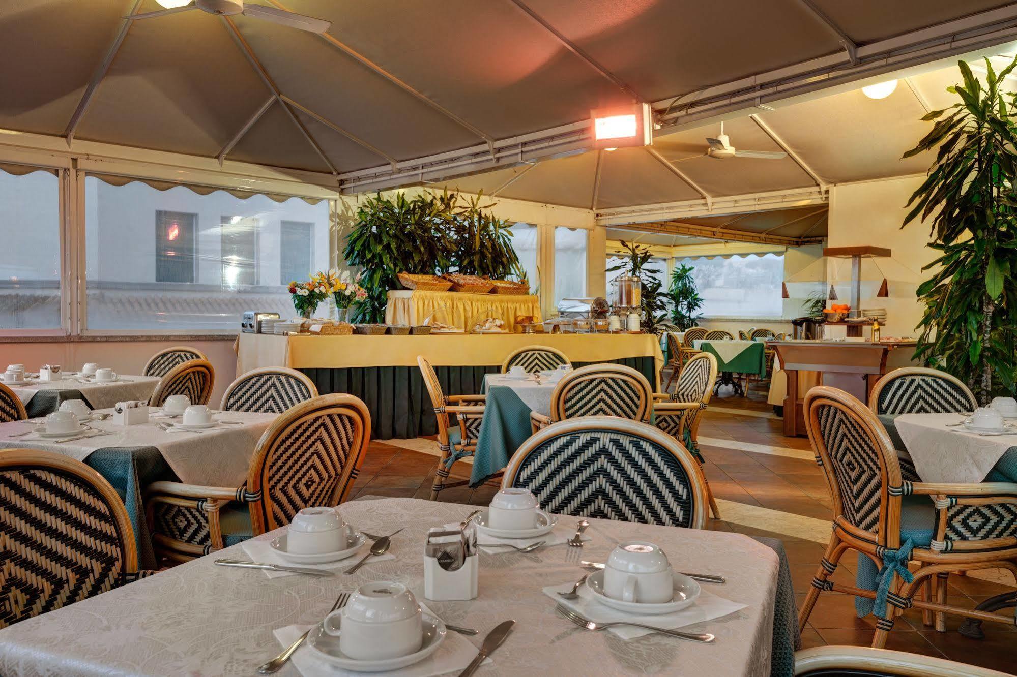 Hotel Villa Morgagni Рим Екстер'єр фото