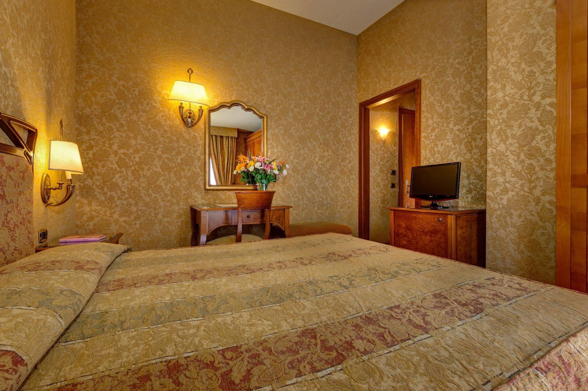 Hotel Villa Morgagni Рим Екстер'єр фото